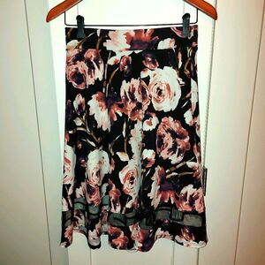 BEAUTIFUL FLOWER SKIRT